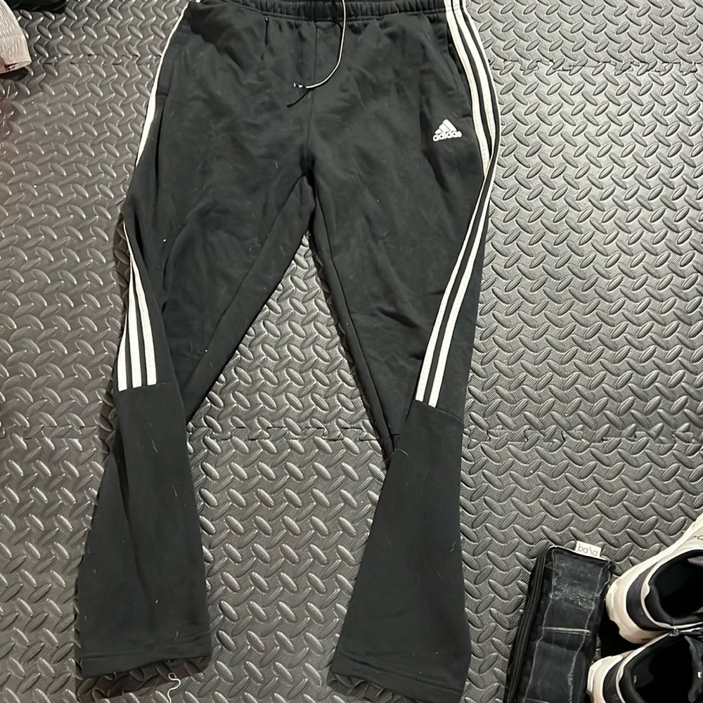 Adidas size L sweatpants